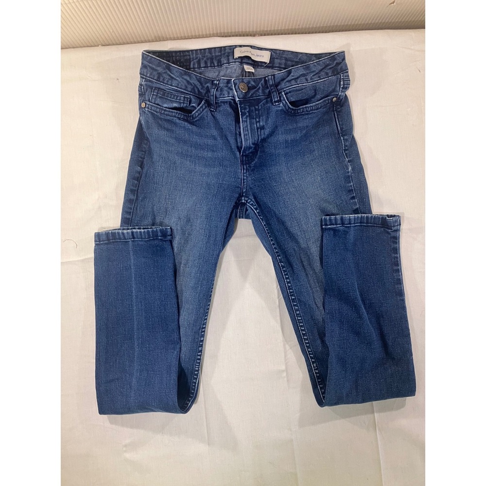 Calvin Klein Jeans Womens Size 6x30 Blue Denim Straight Leg Jeans